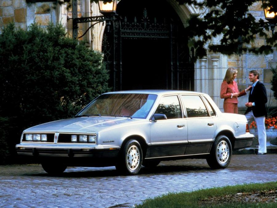  Pontiac 6000 STE 1983 года  (фото 7 из 14)
